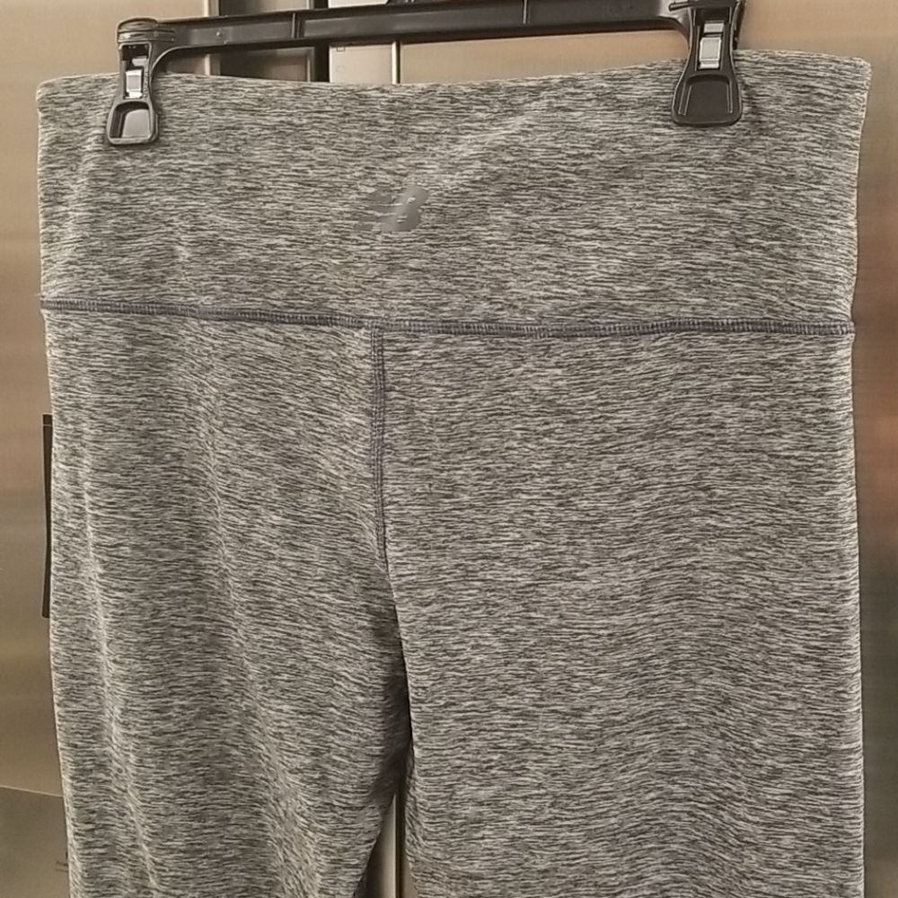 💕NEW BALANCE💕  Space Dye Copped Leggings Gray Large L NWT - Picture 6 of 13